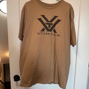 Vortex Men's Graphic Logo Tee Short Sleeve T-Shirt Tan Beige Hunting Outdoors 2X